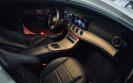 Mercedes-Benz E-Класс, 2020 год, 5 800 000 рублей, 12 фотография