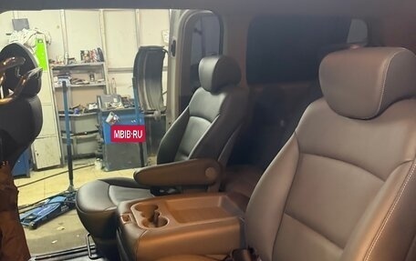 Hyundai Grand Starex Grand Starex I рестайлинг 2, 2007 год, 1 750 000 рублей, 2 фотография