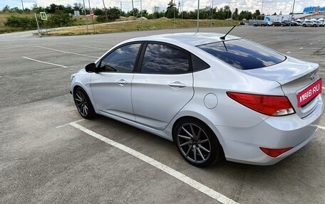 Hyundai Solaris II рестайлинг, 2016 год, 1 050 000 рублей, 3 фотография