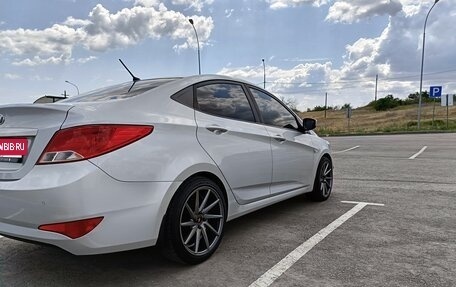 Hyundai Solaris II рестайлинг, 2016 год, 1 050 000 рублей, 5 фотография