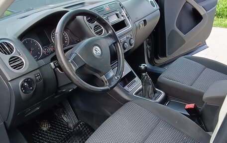 Volkswagen Tiguan I, 2008 год, 830 000 рублей, 24 фотография