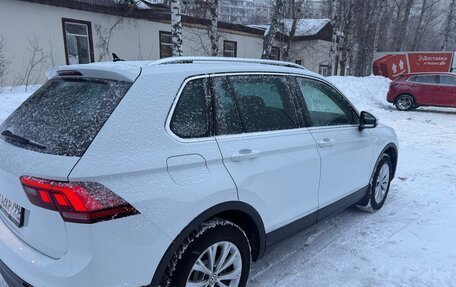 Volkswagen Tiguan II, 2018 год, 2 600 000 рублей, 4 фотография