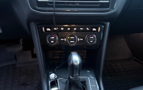 Volkswagen Tiguan II, 2018 год, 2 600 000 рублей, 10 фотография