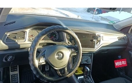 Volkswagen T-Roc I, 2019 год, 1 900 000 рублей, 3 фотография