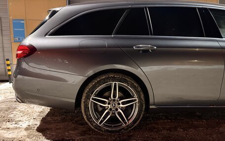 Mercedes-Benz E-Класс, 2017 год, 2 600 000 рублей, 25 фотография