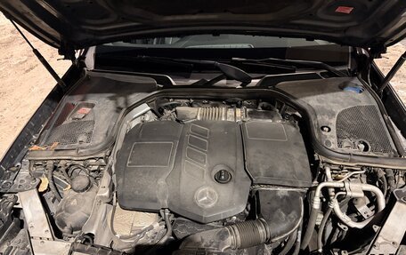 Mercedes-Benz E-Класс, 2017 год, 2 600 000 рублей, 21 фотография