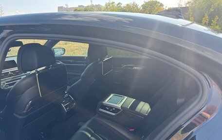 BMW 7 серия, 2016 год, 3 600 000 рублей, 18 фотография