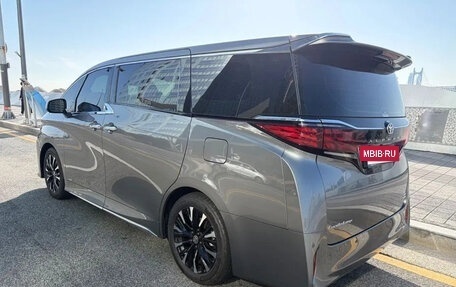 Toyota Alphard, 2024 год, 12 400 098 рублей, 5 фотография