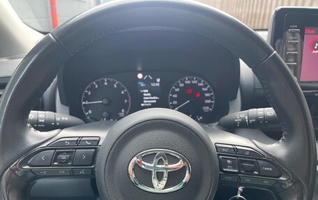 Toyota Yaris, 2022 год, 1 317 000 рублей, 8 фотография