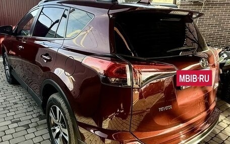 Toyota RAV4, 2019 год, 2 100 000 рублей, 4 фотография