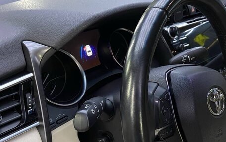 Toyota Camry, 2019 год, 2 700 000 рублей, 3 фотография