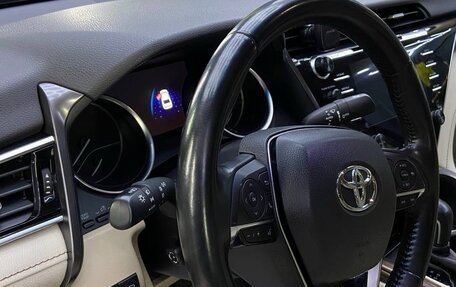 Toyota Camry, 2019 год, 2 700 000 рублей, 4 фотография