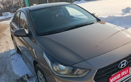 Hyundai Solaris II рестайлинг, 2019 год, 1 350 000 рублей, 1 фотография