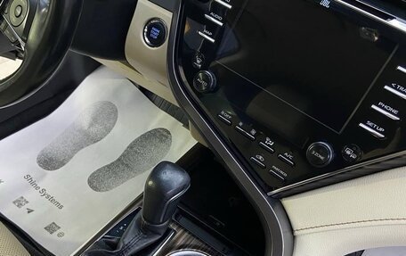 Toyota Camry, 2019 год, 2 700 000 рублей, 12 фотография