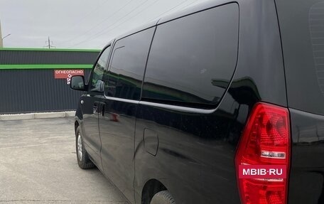 Hyundai Grand Starex Grand Starex I рестайлинг 2, 2020 год, 3 350 000 рублей, 4 фотография