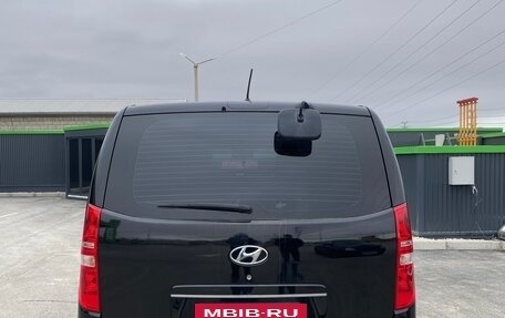 Hyundai Grand Starex Grand Starex I рестайлинг 2, 2020 год, 3 350 000 рублей, 2 фотография