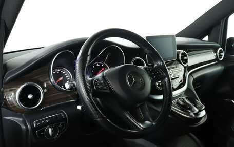 Mercedes-Benz V-Класс, 2018 год, 4 990 000 рублей, 13 фотография