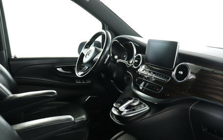 Mercedes-Benz V-Класс, 2018 год, 4 990 000 рублей, 9 фотография