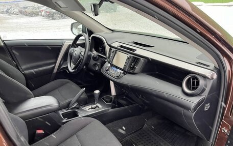 Toyota RAV4, 2017 год, 2 150 000 рублей, 6 фотография