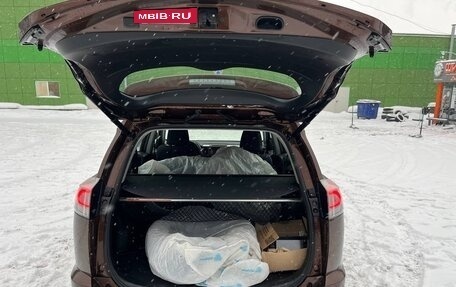 Toyota RAV4, 2017 год, 2 150 000 рублей, 10 фотография