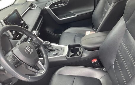 Toyota RAV4, 2021 год, 3 850 000 рублей, 7 фотография