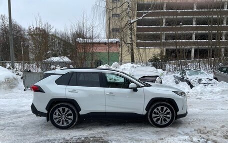 Toyota RAV4, 2021 год, 3 850 000 рублей, 10 фотография