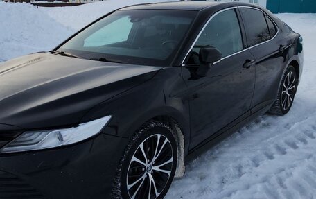 Toyota Camry, 2020 год, 2 200 000 рублей, 2 фотография