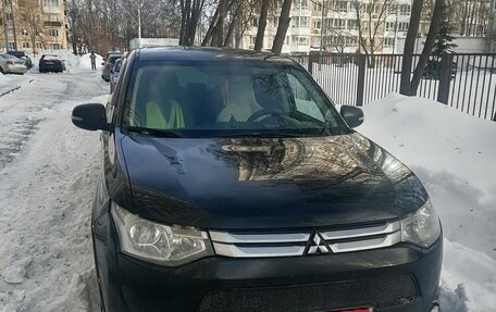 Mitsubishi Outlander III рестайлинг 3, 2014 год, 1 250 000 рублей, 1 фотография