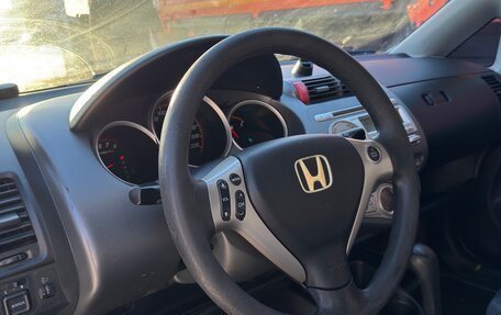 Honda Jazz I рестайлинг, 2006 год, 600 000 рублей, 16 фотография