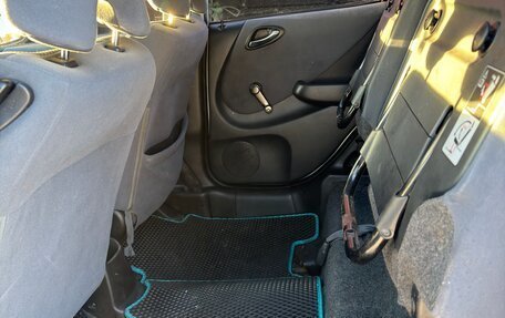 Honda Jazz I рестайлинг, 2006 год, 600 000 рублей, 22 фотография