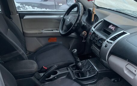 Mitsubishi Pajero Sport II рестайлинг, 2012 год, 1 600 000 рублей, 10 фотография