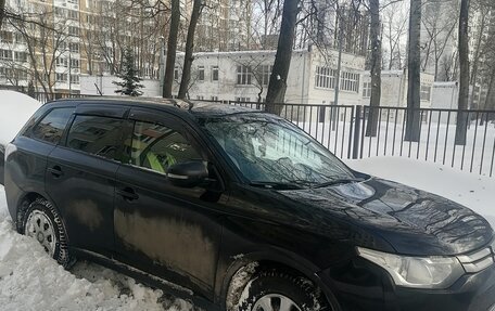 Mitsubishi Outlander III рестайлинг 3, 2014 год, 1 250 000 рублей, 3 фотография