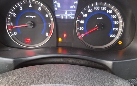 Hyundai Solaris II рестайлинг, 2013 год, 760 000 рублей, 8 фотография