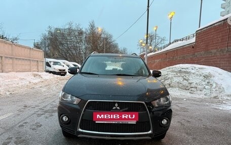 Mitsubishi Outlander III рестайлинг 3, 2010 год, 1 450 000 рублей, 2 фотография