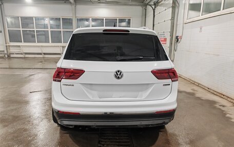 Volkswagen Tiguan II, 2018 год, 2 450 000 рублей, 5 фотография