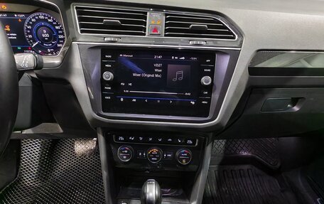 Volkswagen Tiguan II, 2018 год, 2 450 000 рублей, 21 фотография