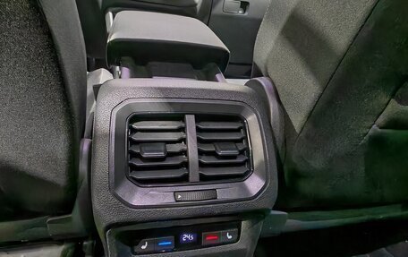 Volkswagen Tiguan II, 2018 год, 2 450 000 рублей, 19 фотография