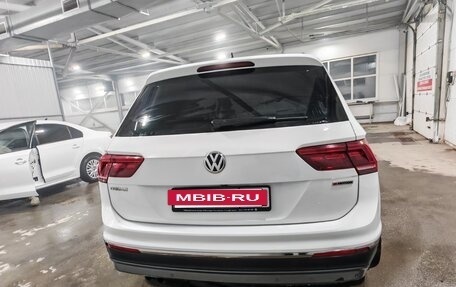 Volkswagen Tiguan II, 2018 год, 2 450 000 рублей, 38 фотография
