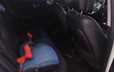 Hyundai ix35 I рестайлинг, 2012 год, 970 000 рублей, 12 фотография