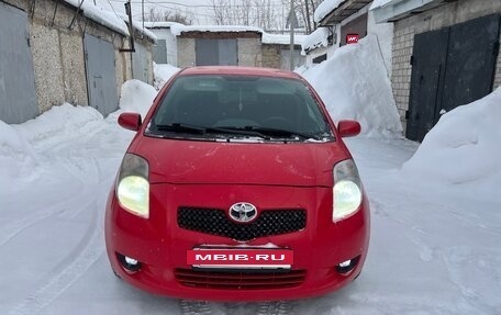 Toyota Yaris III рестайлинг, 2008 год, 565 000 рублей, 3 фотография