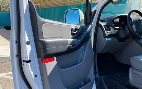 Hyundai Grand Starex Grand Starex I рестайлинг 2, 2015 год, 2 600 000 рублей, 8 фотография