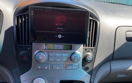 Hyundai Grand Starex Grand Starex I рестайлинг 2, 2015 год, 2 600 000 рублей, 3 фотография