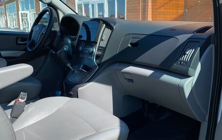 Hyundai Grand Starex Grand Starex I рестайлинг 2, 2015 год, 2 600 000 рублей, 7 фотография