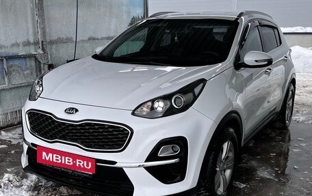 KIA Sportage IV рестайлинг, 2018 год, 2 200 000 рублей, 5 фотография