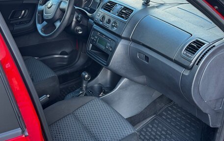 Skoda Fabia II, 2011 год, 750 000 рублей, 12 фотография