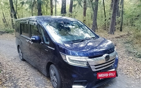 Honda Stepwgn IV, 2018 год, 2 500 000 рублей, 2 фотография