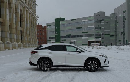 Lexus RX IV рестайлинг, 2021 год, 5 700 000 рублей, 8 фотография