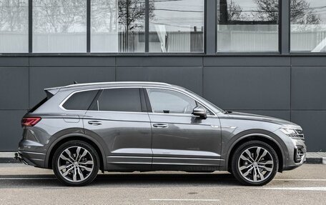 Volkswagen Touareg III, 2019 год, 4 929 000 рублей, 5 фотография