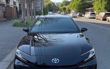 Toyota Camry, 2024 год, 3 100 000 рублей, 2 фотография