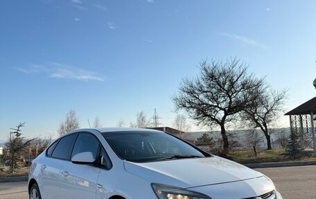 Opel Astra J, 2013 год, 850 000 рублей, 1 фотография